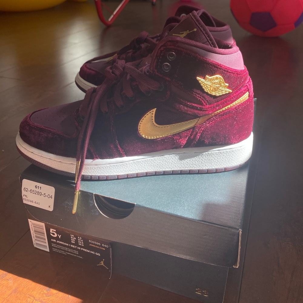 Heiress Night Maroon Jordan 1 - Picture 4 of 4